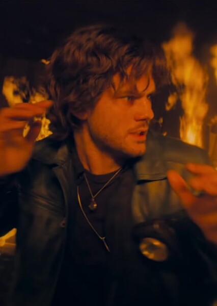 Jeremy Irvine photo