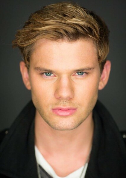 Jeremy Irvine photo