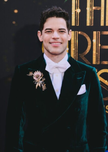 Jeremy Jordan photo