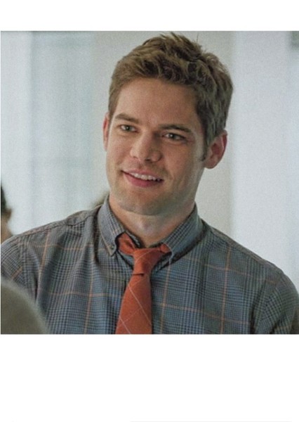 Jeremy Jordan photo