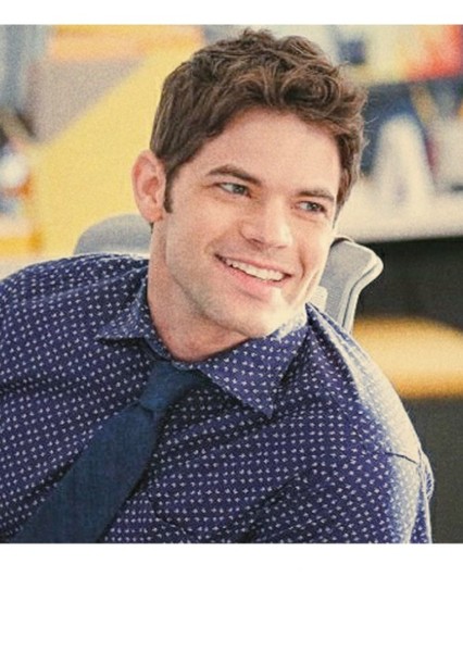 Jeremy Jordan photo