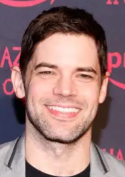 Jeremy Jordan photo