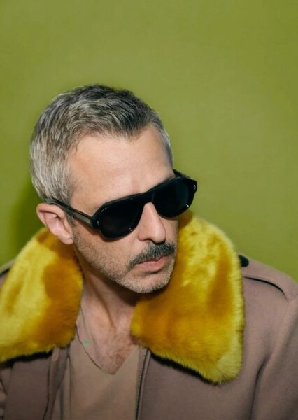 Jeremy Strong photo