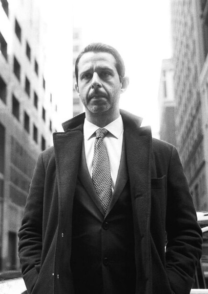 Jeremy Strong photo