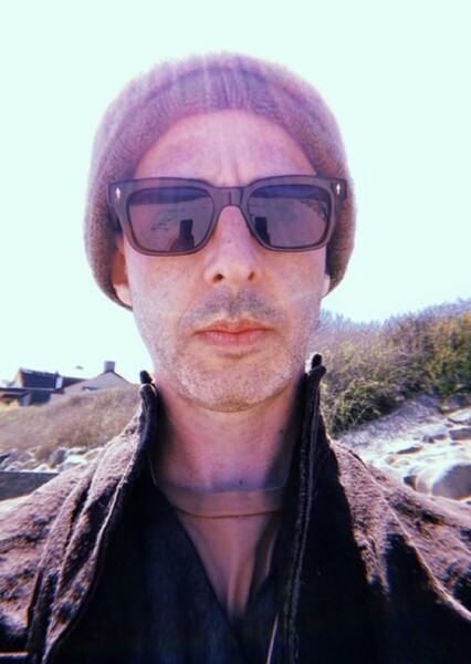 Jeremy Strong photo