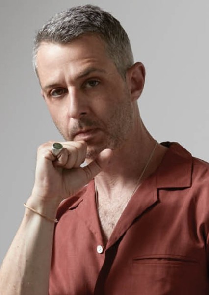 Jeremy Strong photo