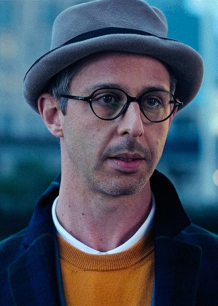 Jeremy Strong photo