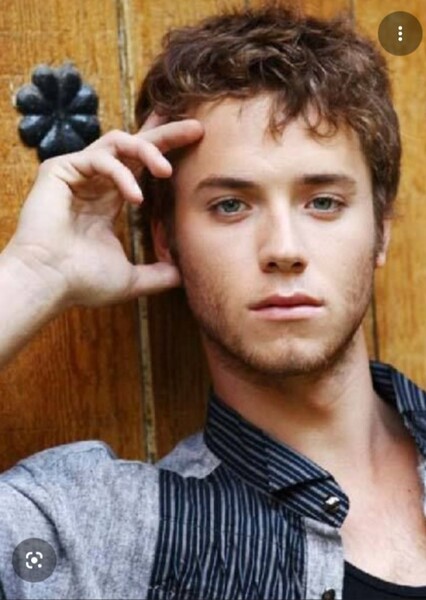 Jeremy Sumpter photo