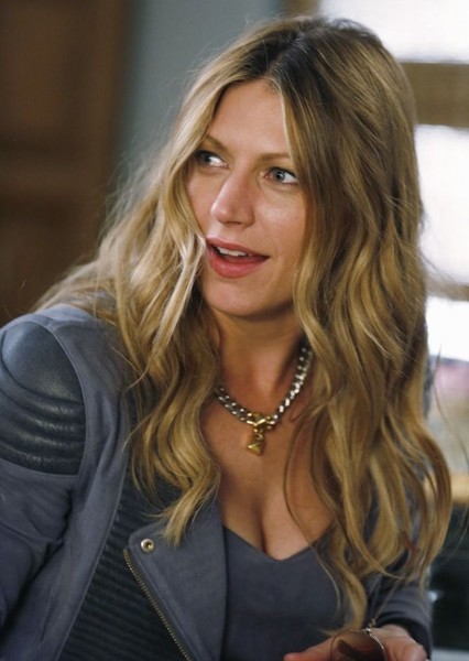 Jes Macallan