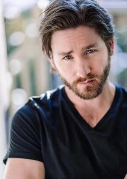 Jesse Moss photo