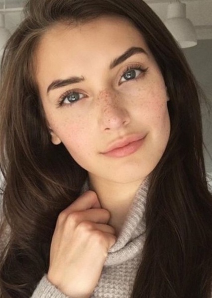 Jessica Clements photo