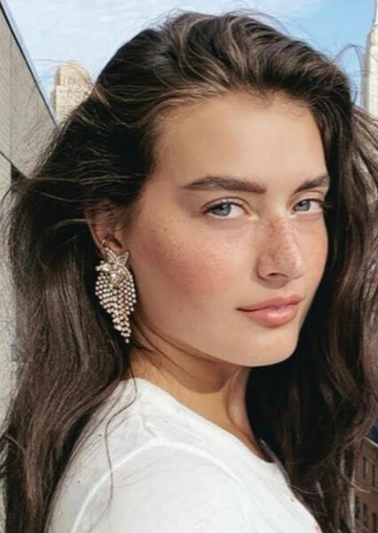 Jessica Clements photo