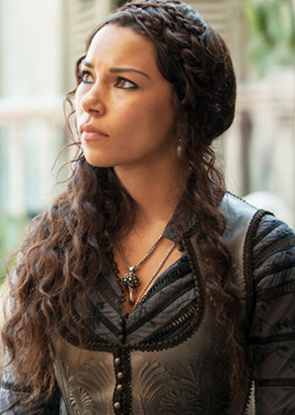 Jessica Parker Kennedy photo