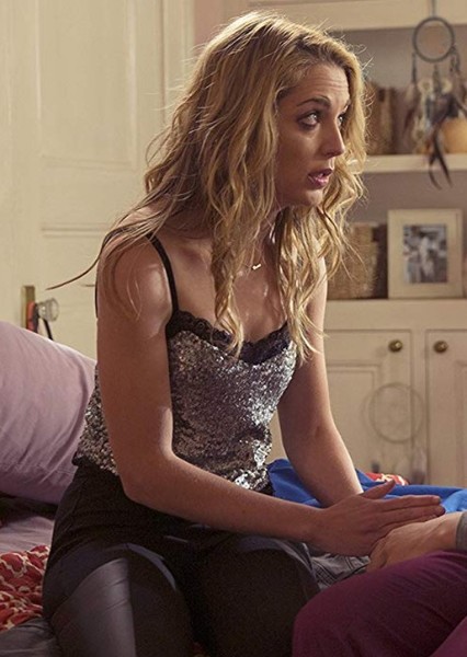 Jessica Rothe photo