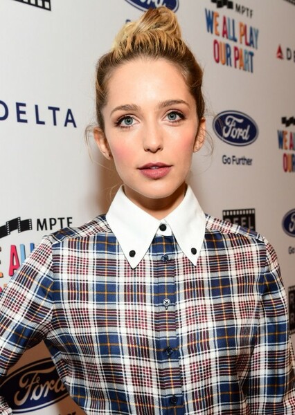 Jessica Rothe photo