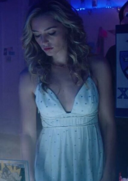 Jessica Rothe photo