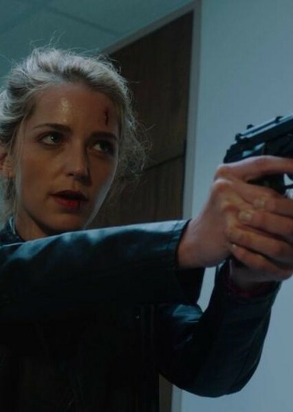 Jessica Rothe photo