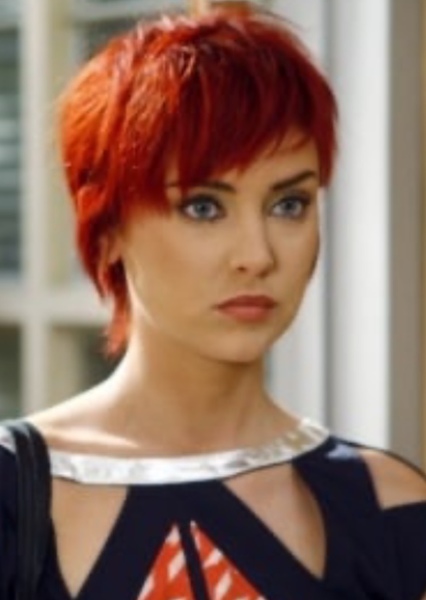 Jessica Stroup photo