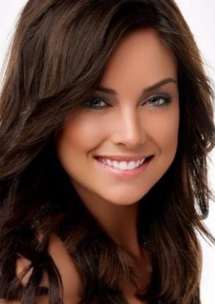 Jessica Stroup photo
