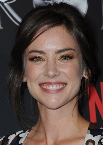 Jessica Stroup photo