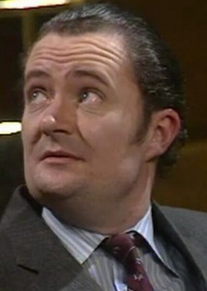 Jim Broadbent photo