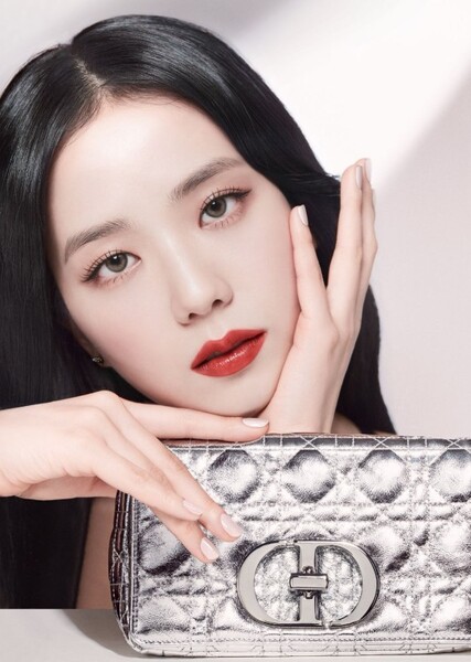 Jisoo (Kim Ji-soo) photo