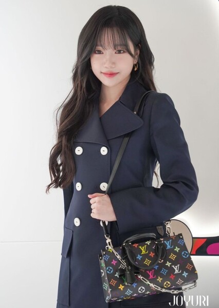 Jo Yu-ri photo