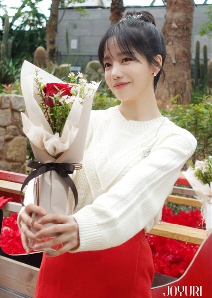 Jo Yu-ri photo