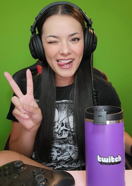 Joanie Brosas