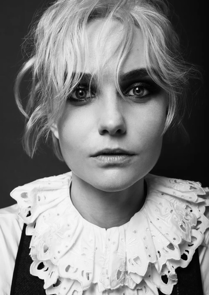 Joanna Vanderham photo