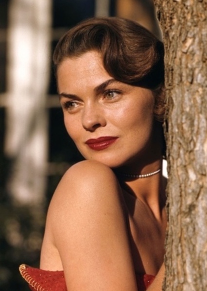 Joanne Dru photo
