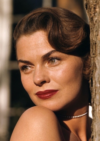 Joanne Dru photo