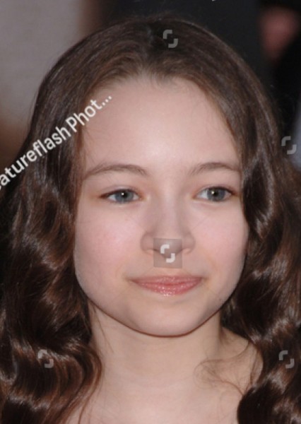 Jodelle Ferland photo