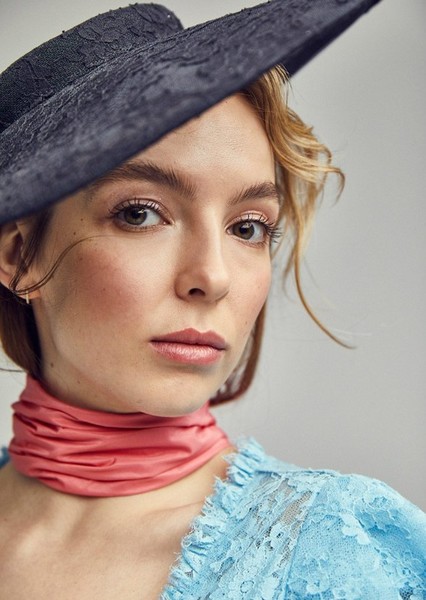 Rose the Hat