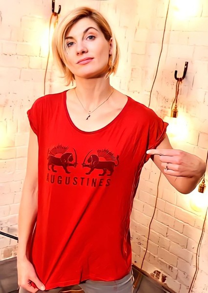 Jodie Whittaker photo