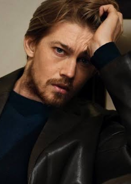 Joe Alwyn photo