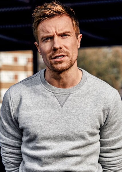 Joe Dempsie photo