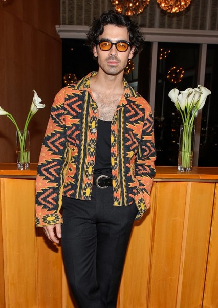 Joe Jonas photo