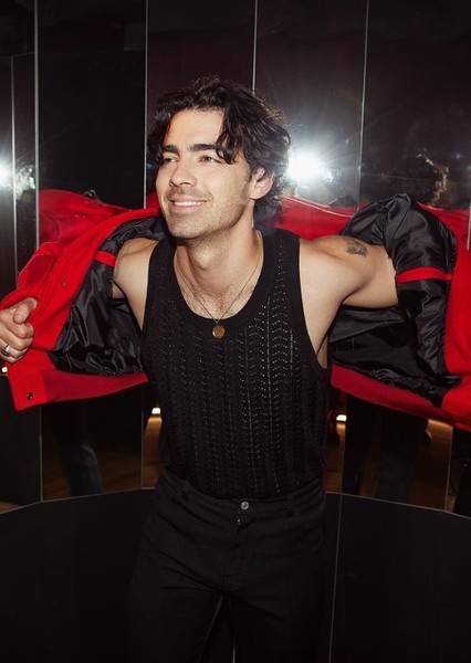 Joe Jonas photo