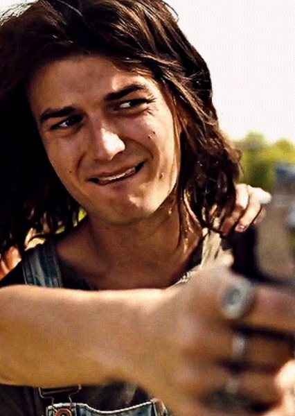 Joe Keery photo