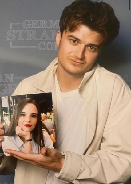 Joe Keery photo