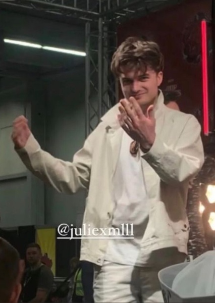 Joe Keery photo