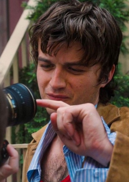 Joe Keery photo
