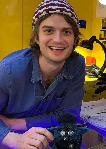 Joe Keery photo