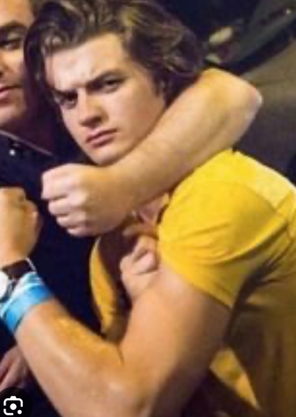 Joe Keery photo