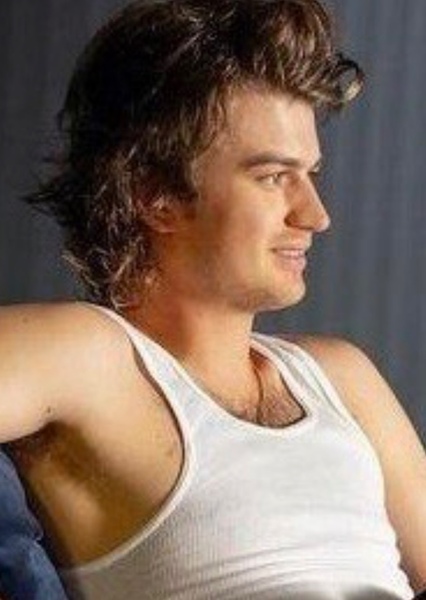 Joe Keery photo