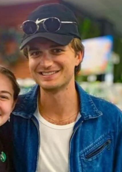 Joe Keery photo