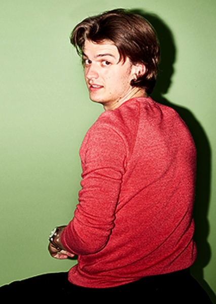 Joe Keery photo