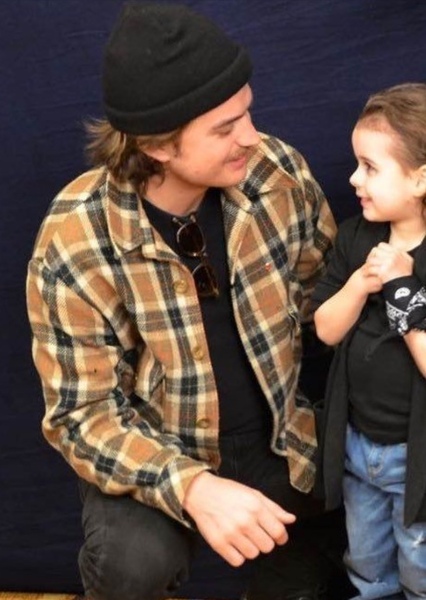 Joe Keery photo