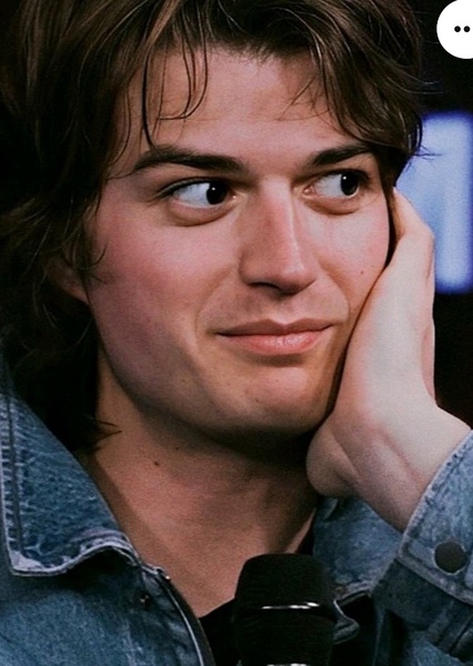 Joe Keery photo
